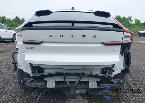 2023 Volvo C40 Recharge Plus z USA, uszkodzony, nr VIN YV4ED3GL8P2065802